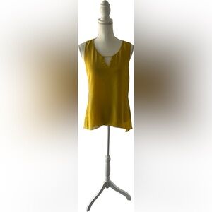 Chic Yellow Sleeveless Blouse